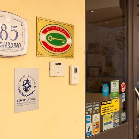 Parking Hotel Giardino Livorno Exterior photo