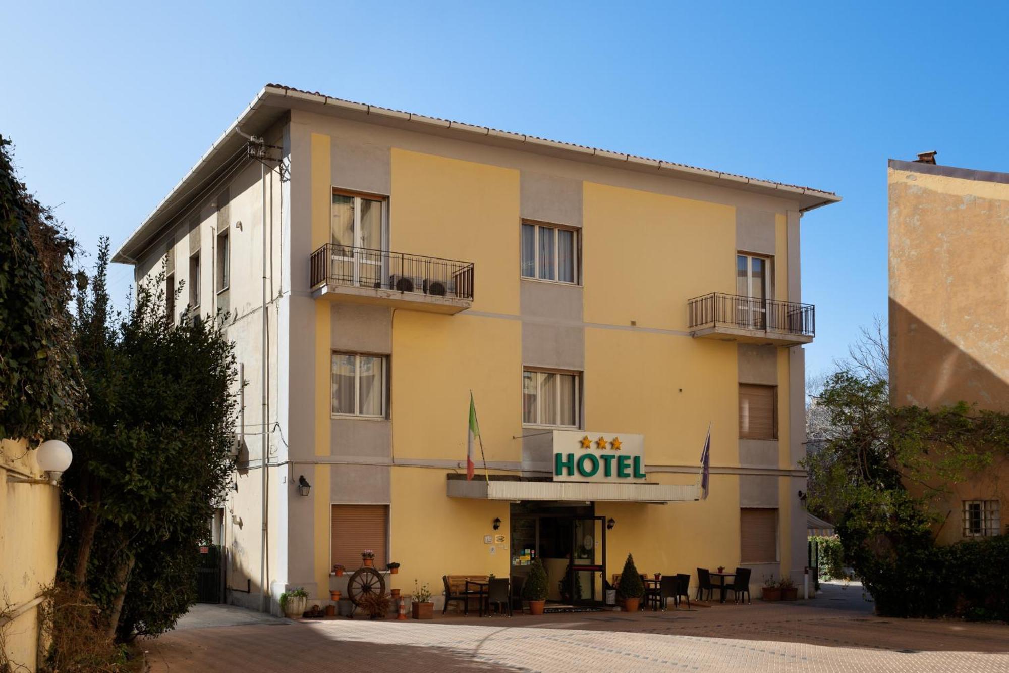 Parking Hotel Giardino Livorno Exterior photo