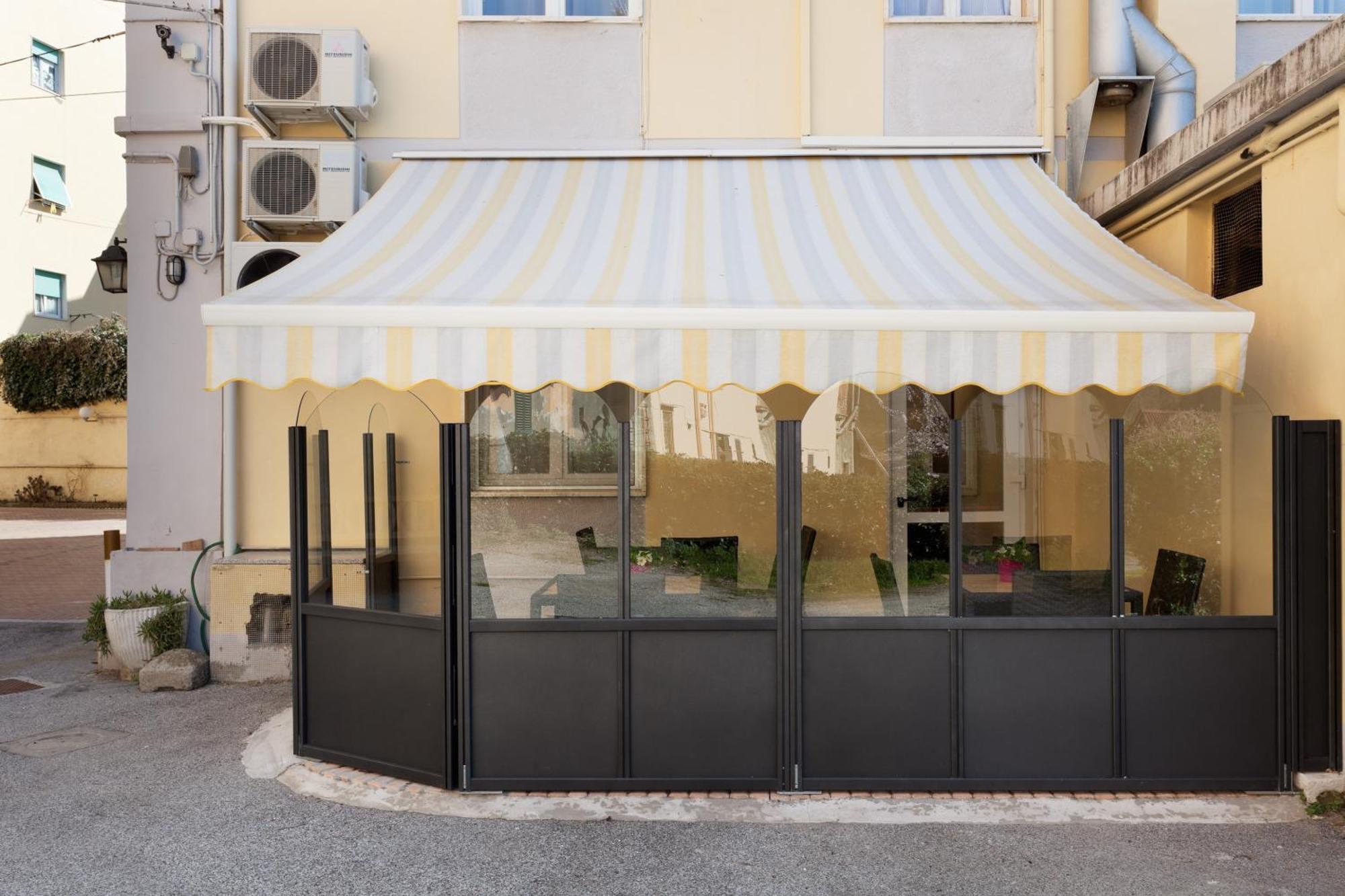 Parking Hotel Giardino Livorno Exterior photo